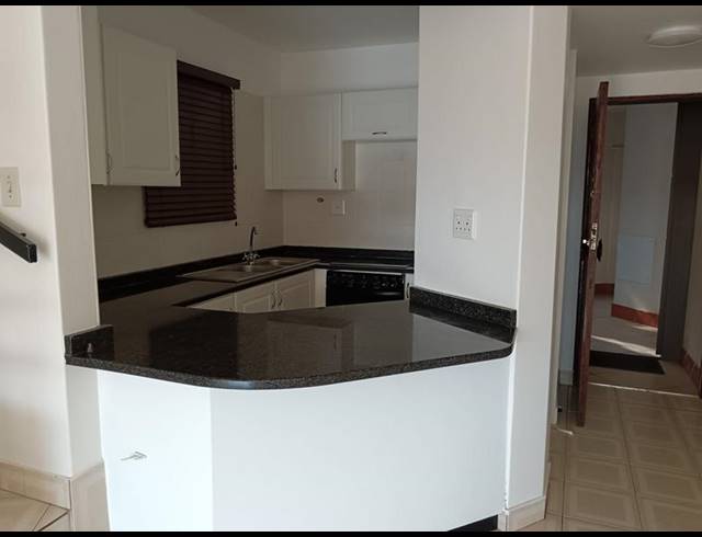2 BEDROOM APARTMENT FOR SALE IN UMHLANGA ROCKS